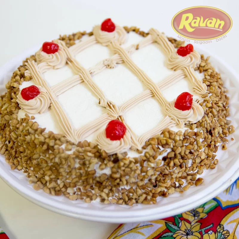 BOLO DE DOCE DE LEITE TRUFADO